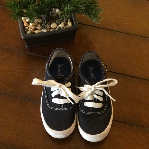 Childrens Keds - Picture 2 of 10